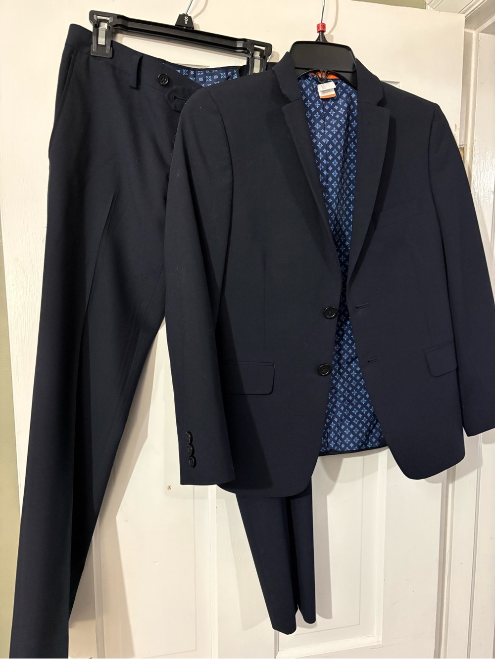 TALLIA Boys Two-Piece Suit with Patterned Blue Lining